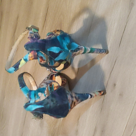 Guess stilettos - Picture 2 of 5